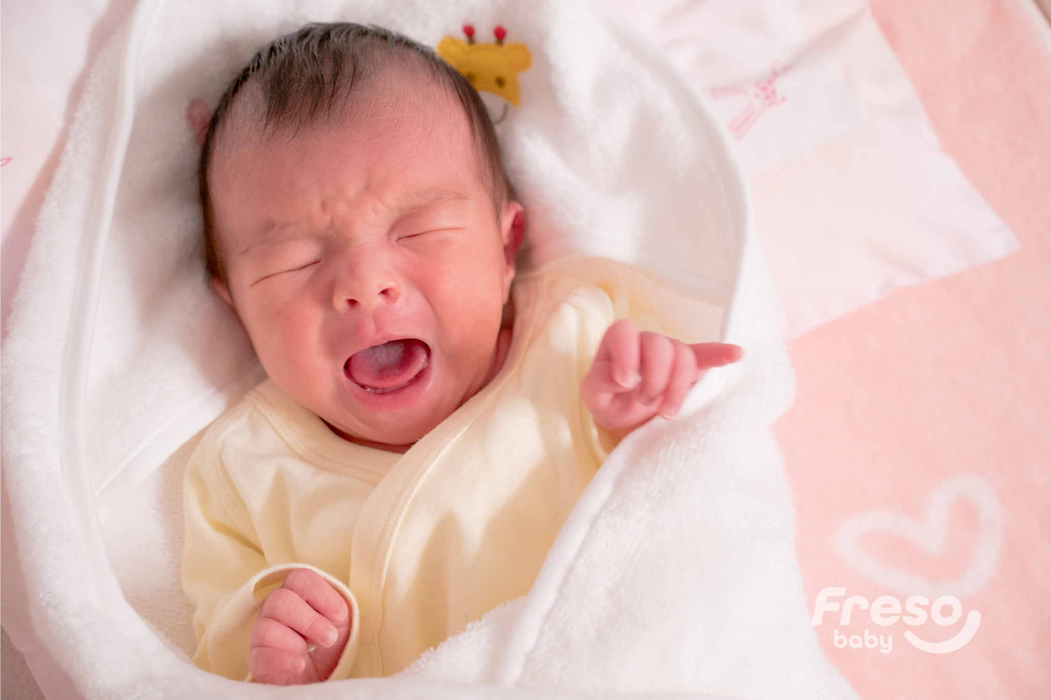 Bebê chorando sem motivo: o que fazer? - Freso Baby